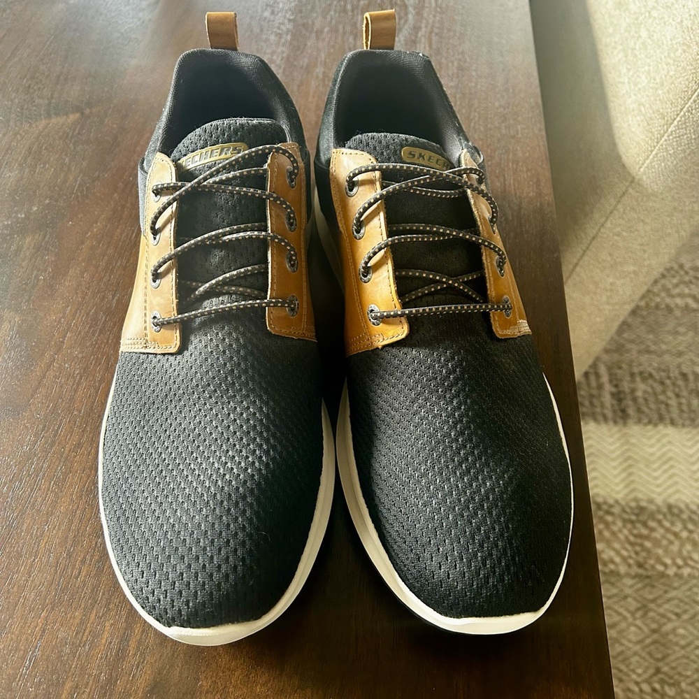 NEW Men’s Sketchers Classic Fit Delson Camber